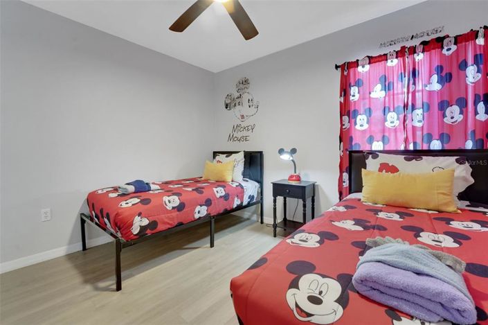 Image No.35-5 Bed Property for sale