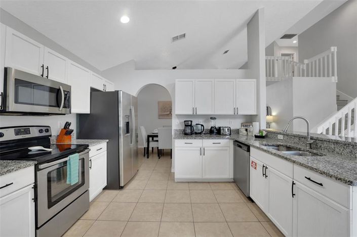 Image No.4-5 Bed Property for sale