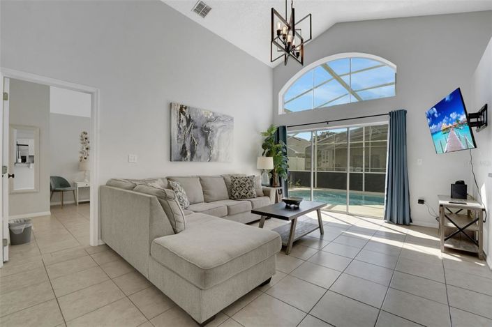 Image No.6-5 Bed Property for sale