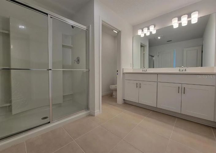 Image No.12-5 Bed Property for sale