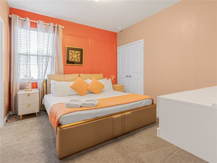 Image No.30-12 Bed Property for sale