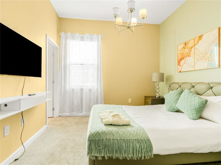 Image No.8-12 Bed Property for sale