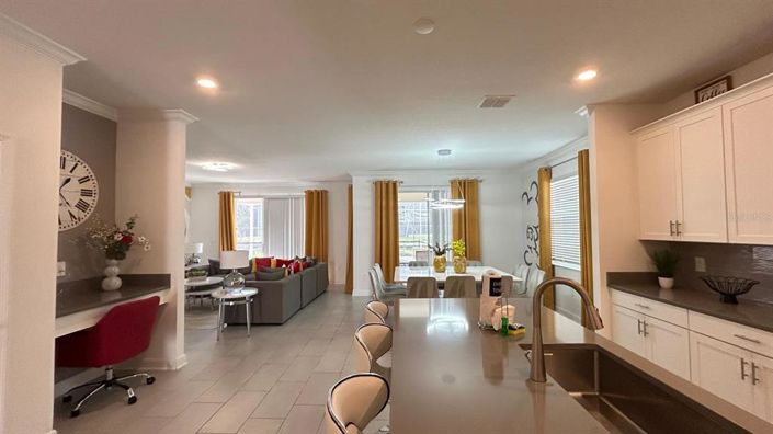 Image No.12-6 Bed Property for sale