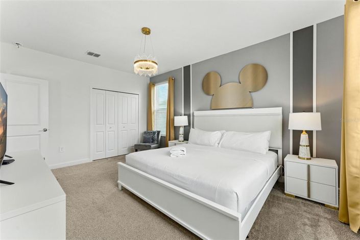 Image No.18-6 Bed Property for sale