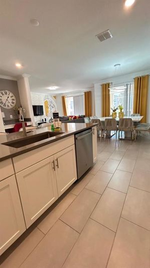 Image No.31-6 Bed Property for sale