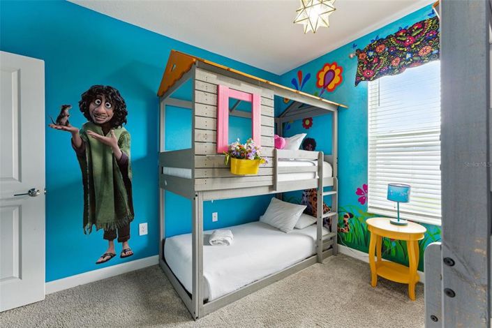 Image No.38-6 Bed Property for sale