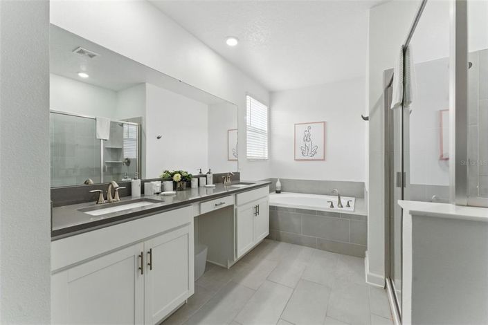 Image No.44-6 Bed Property for sale