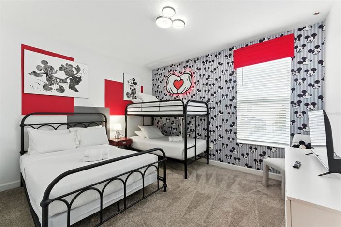 Image No.54-6 Bed Property for sale