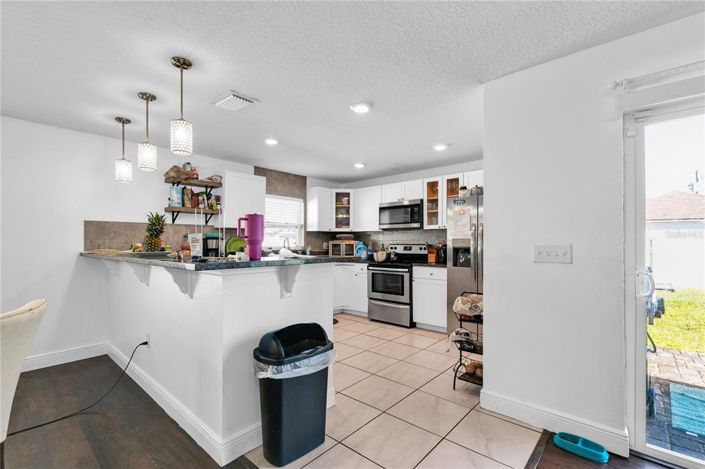 Image No.15-3 Bed Property for sale