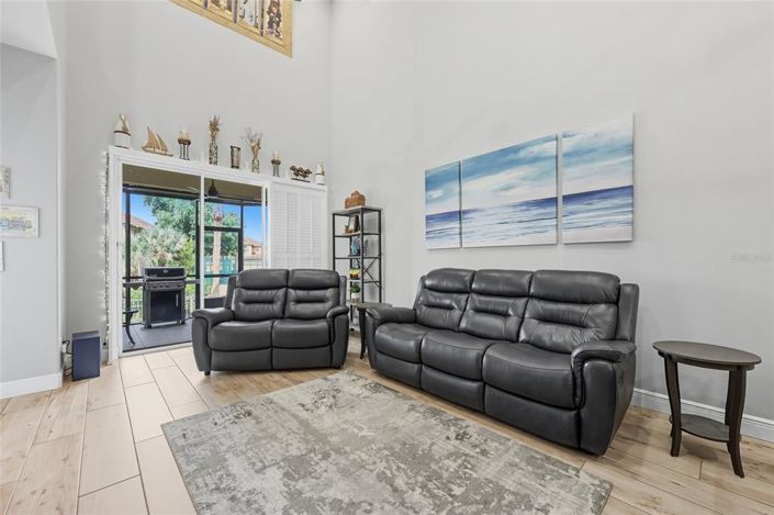 Image No.15-4 Bed Property for sale