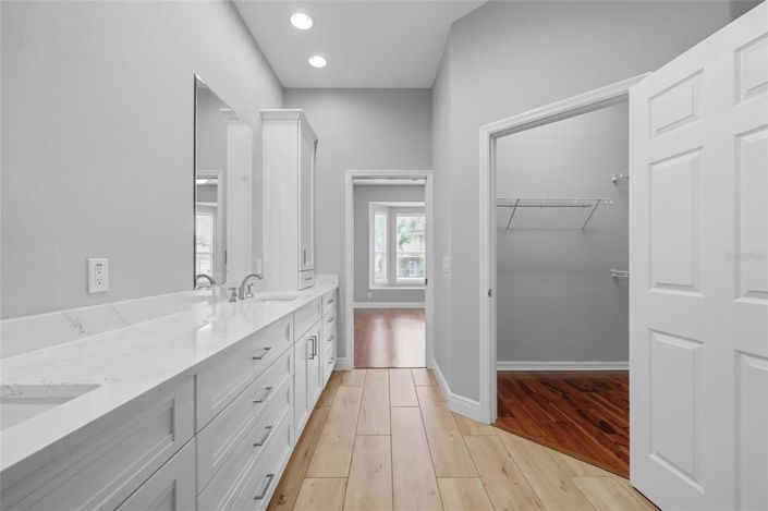 Image No.35-4 Bed Property for sale