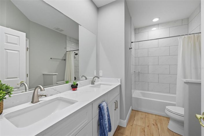 Image No.40-4 Bed Property for sale