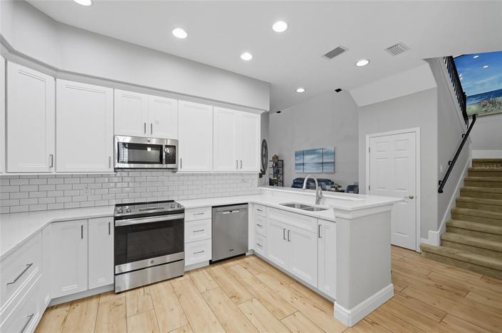 Image No.8-4 Bed Property for sale