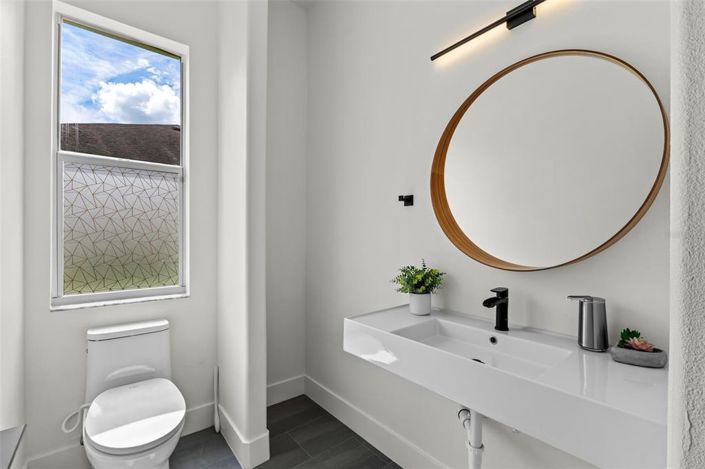 Image No.16-5 Bed Property for sale