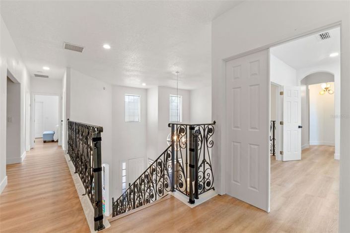 Image No.26-5 Bed Property for sale