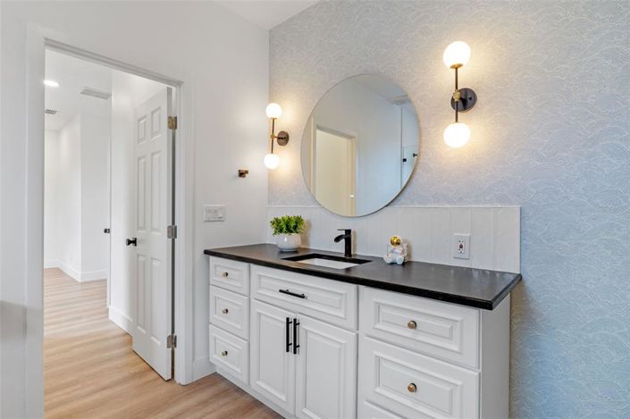 Image No.30-5 Bed Property for sale