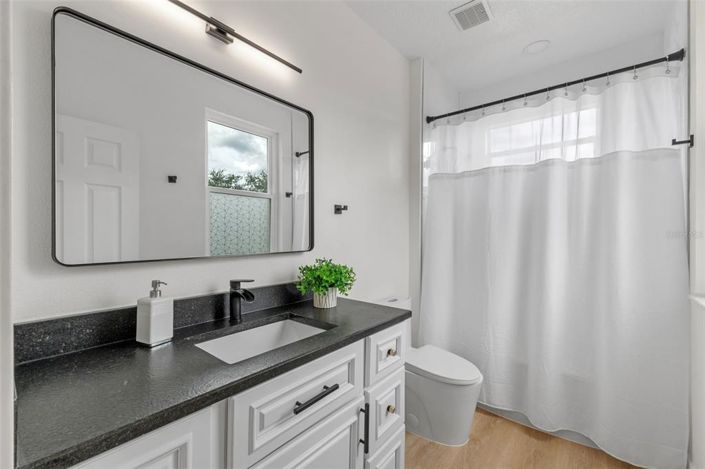 Image No.32-5 Bed Property for sale