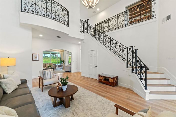 Image No.4-5 Bed Property for sale