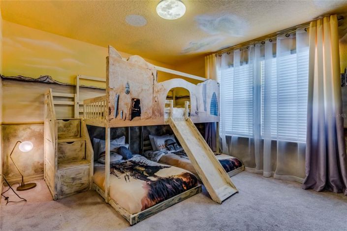 Image No.30-5 Bed Property for sale