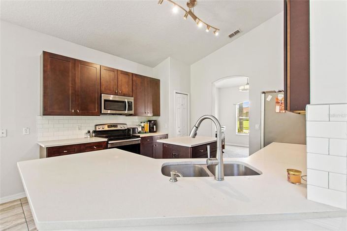 Image No.10-4 Bed Property for sale