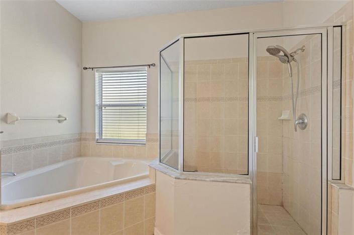 Image No.17-4 Bed Property for sale