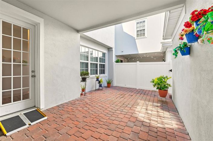 Image No.24-3 Bed Townhouse for sale