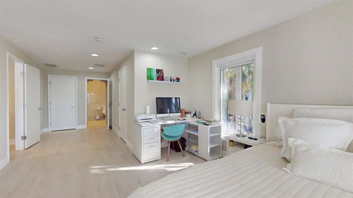 Image No.37-4 Bed Property for sale