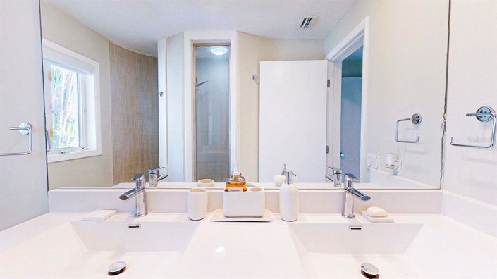 Image No.58-4 Bed Property for sale