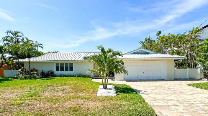 Image No.8-4 Bed Property for sale