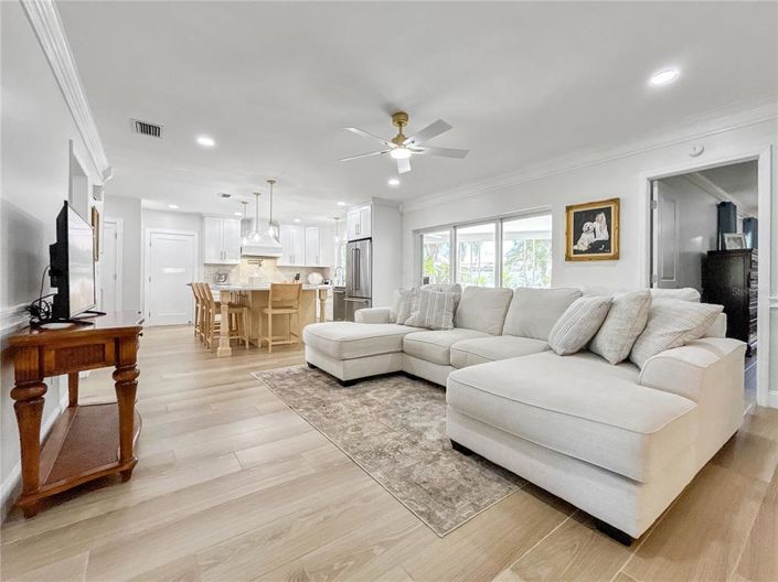 Image No.17-3 Bed Property for sale