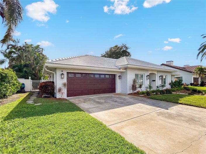 Image No.2-3 Bed Property for sale