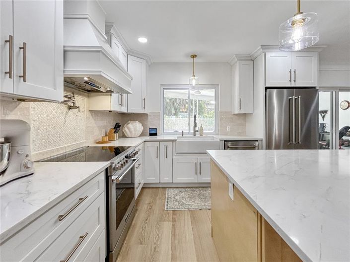 Image No.8-3 Bed Property for sale