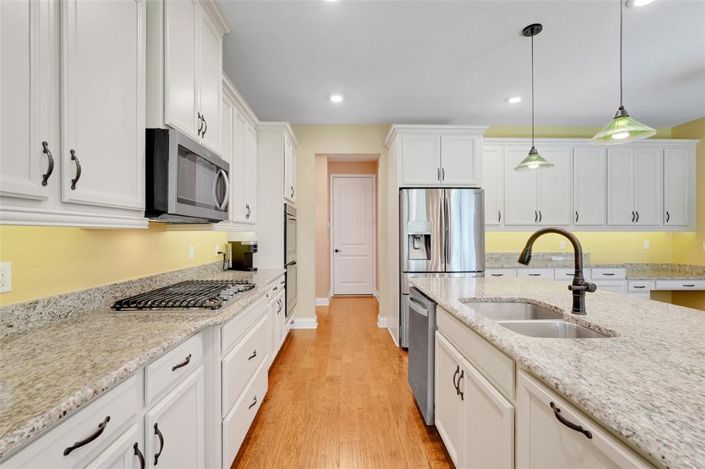 Image No.19-5 Bed Property for sale