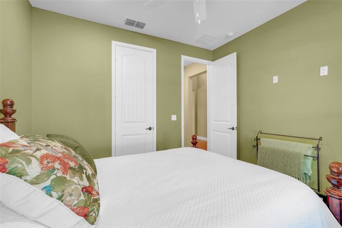 Image No.30-5 Bed Property for sale