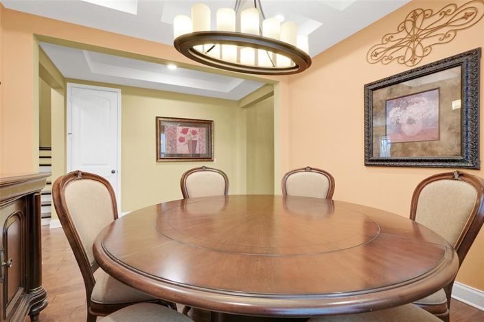 Image No.8-5 Bed Property for sale