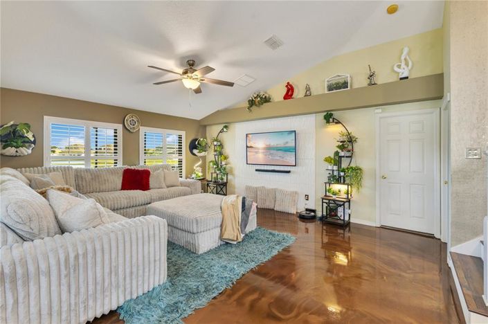 Image No.10-4 Bed Property for sale