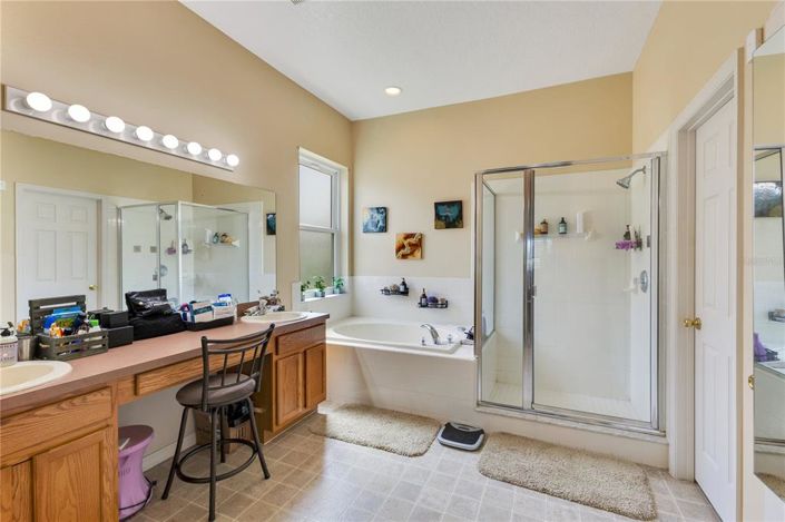 Image No.12-4 Bed Property for sale