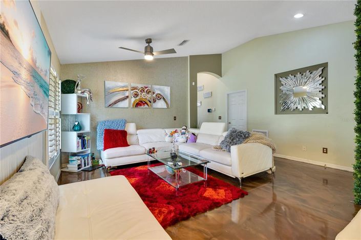 Image No.3-4 Bed Property for sale