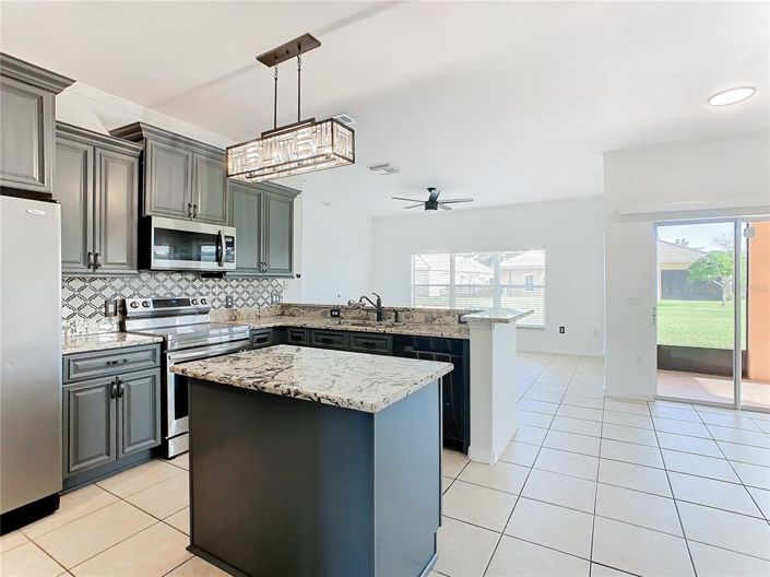 Image No.12-4 Bed Property for sale