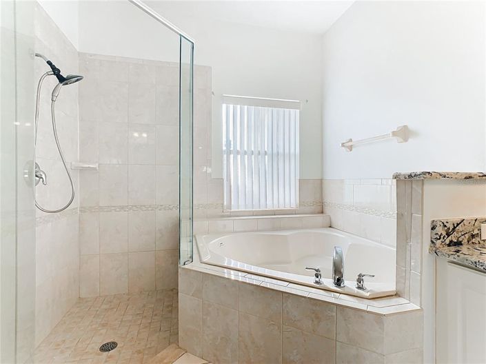 Image No.38-4 Bed Property for sale