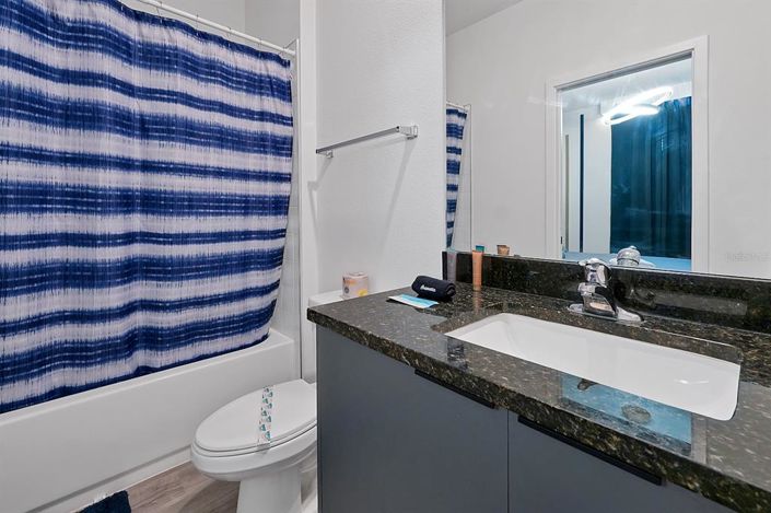 Image No.20-3 Bed Townhouse for sale