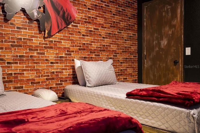 Image No.21-3 Bed Townhouse for sale