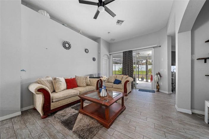 Image No.10-5 Bed Property for sale