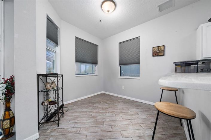 Image No.15-5 Bed Property for sale