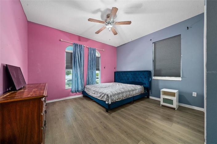 Image No.19-5 Bed Property for sale