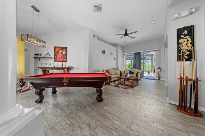 Image No.9-5 Bed Property for sale