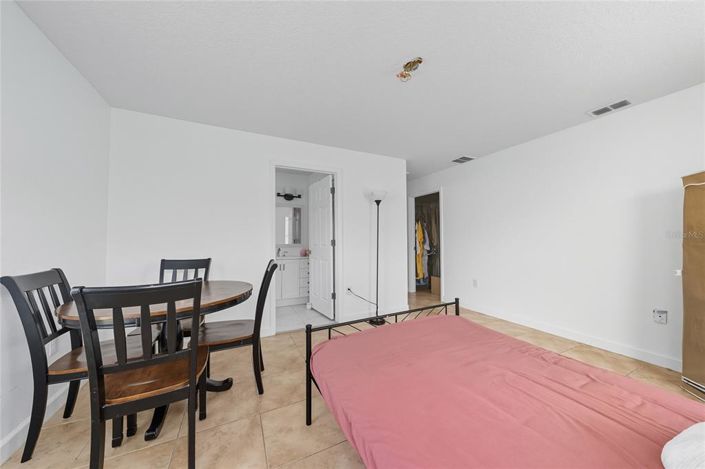 Image No.10-3 Bed Property for sale