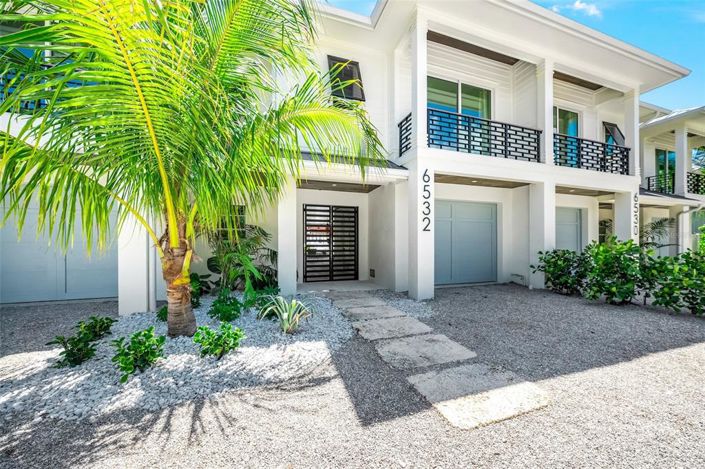 Image No.10-4 Bed Property for sale