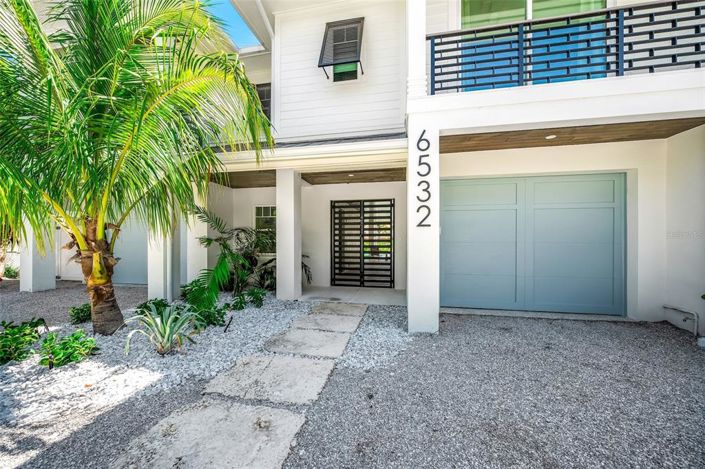 Image No.11-4 Bed Property for sale