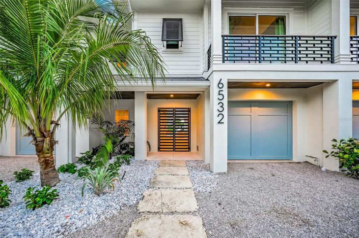 Image No.13-4 Bed Property for sale